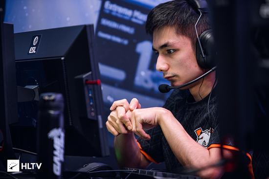 俄罗斯新游戏主机亮相 支持便携模式与独立手柄